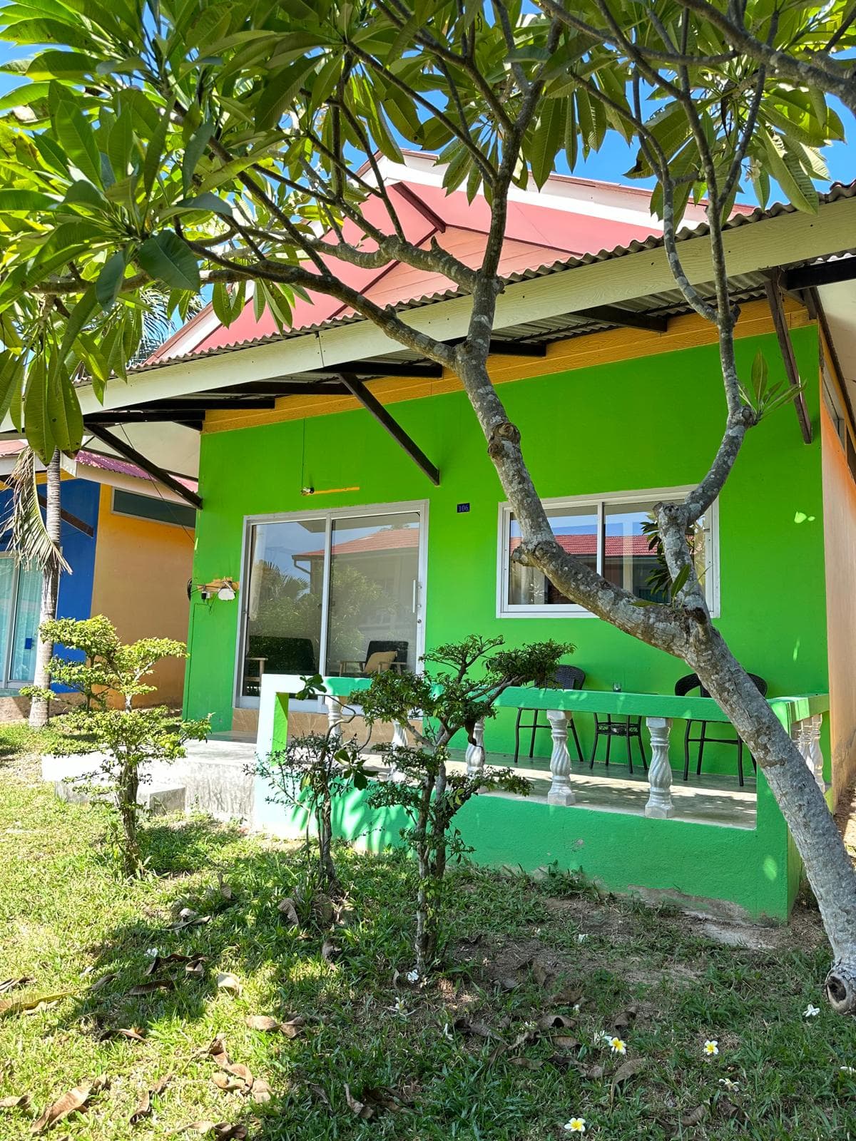 Private bungalow exterior at Ratchawat Plai Laem