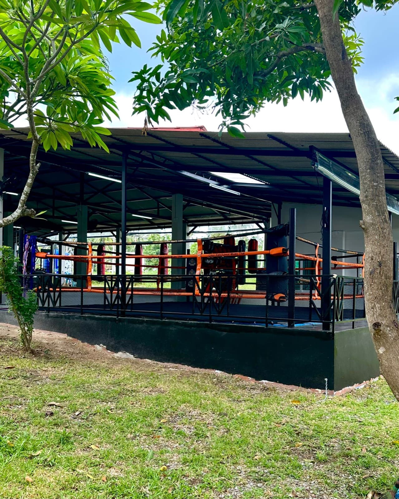Boxing ring at Ratchawat Plai Laem