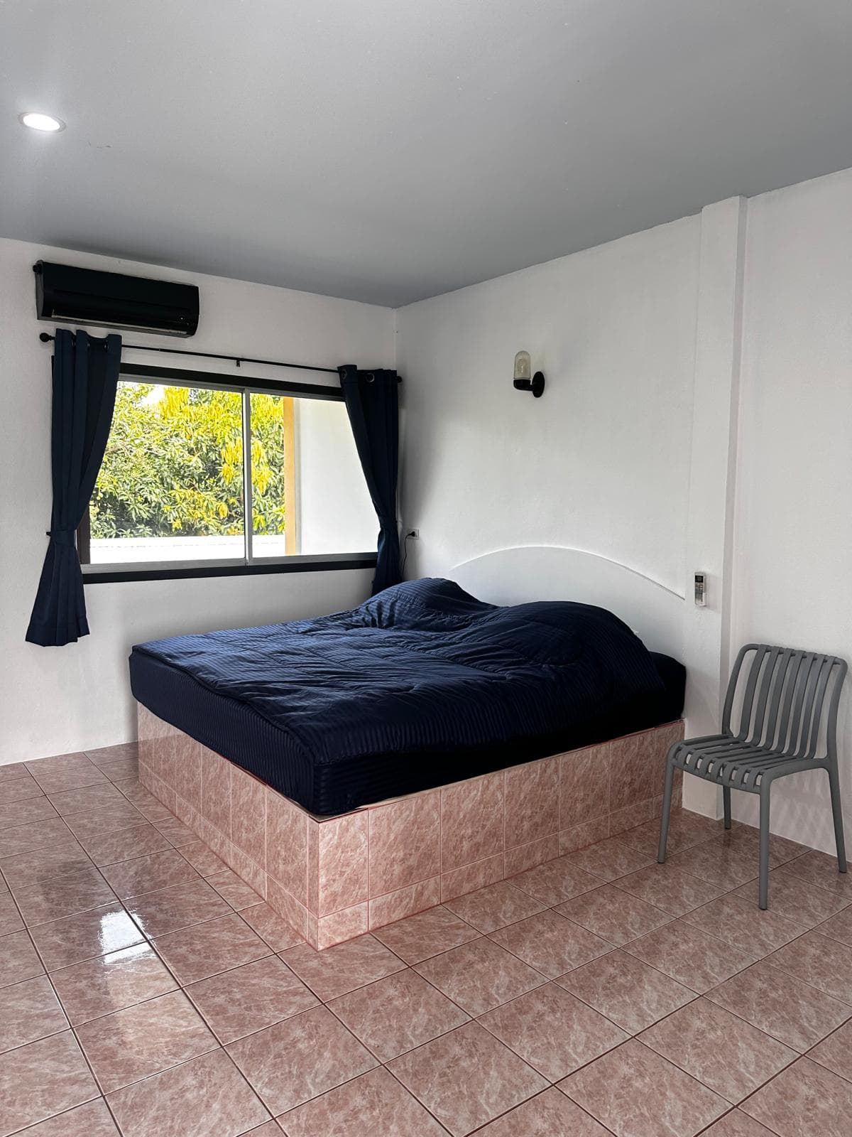 Double bed in standard room